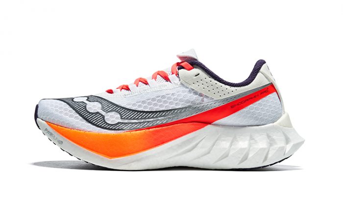 Saucony Endorphin Pro 4 Беговые кроссовки Низкий верх Белый Черный Мужской — изображение 1